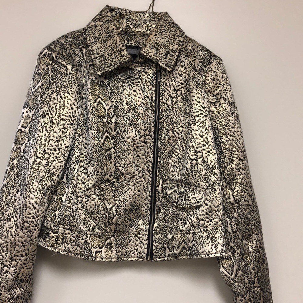 Short Metallic Gold and black zipper coat